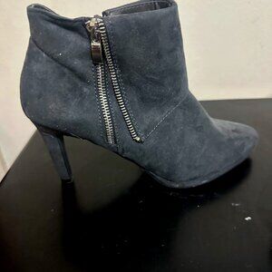 👢 Women’s Dark Grey Ankle Boots & Booties “CASSIE” – Size 7.5
